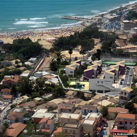 الشقق الفندقية مارينا موديكافي  Blu Modicamare المظهر الخارجي الصورة